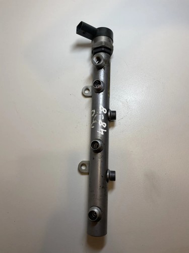 Audi fuel rail - 4l,