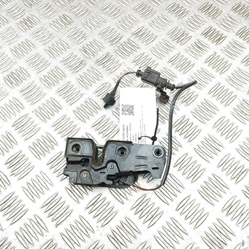 Audi bonnet lock - q7,