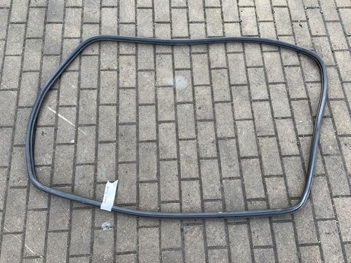 Audi tailgate rubber - audi, 4m