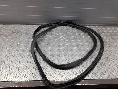 Audi tailgate rubber - q7, 4l